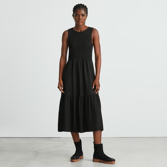 Everlane Dresses & Skirts - EVERLANE Smock Maxi Dress Size Small Black Tiered